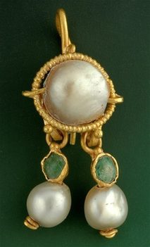 – 200811gold earring