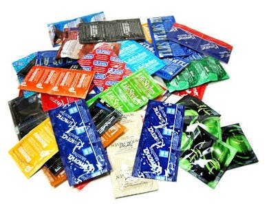 – 200908condoms2