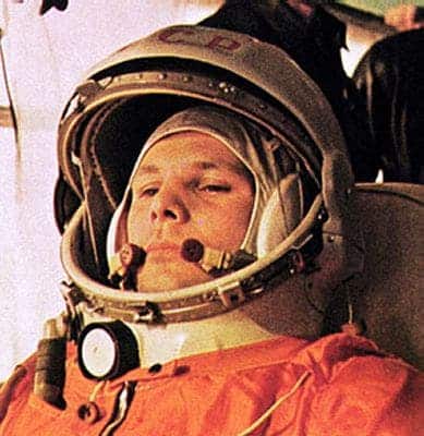 – 201103yuri gagarin in space