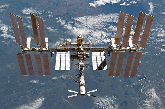 – 201104international space station