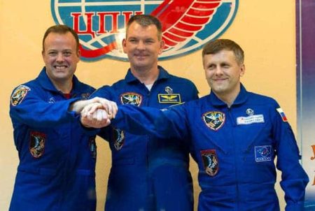 – 201104soyuz crew