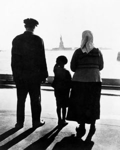 – 201105Immigrant Family