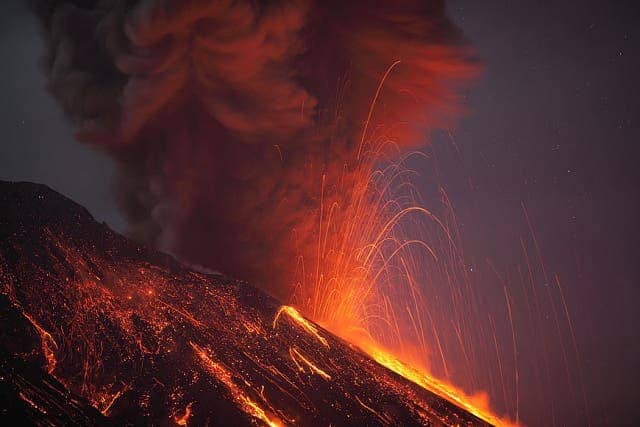 – 201105sakurajima1