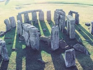 – 201111stonehenge