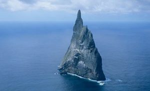 – 201203balls pyramid island