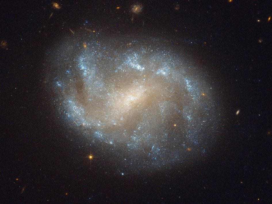 – 201203hubble dorado