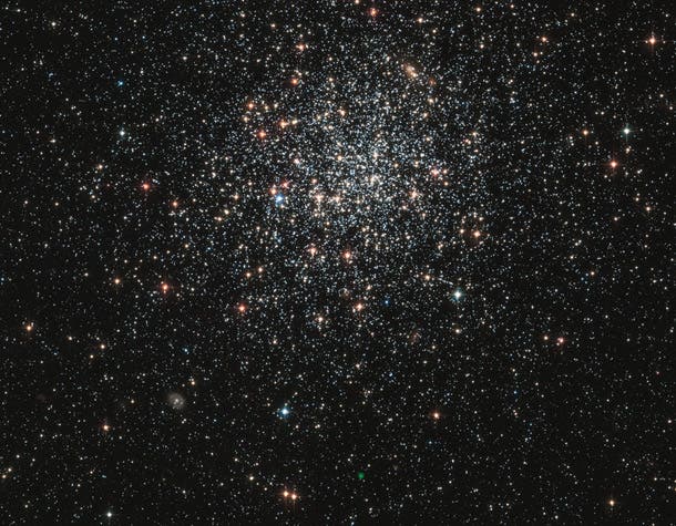 The NGC 1846 globular cluster captured by the Hubble telescope. A hidden green gem lies hidden. (c) NASA