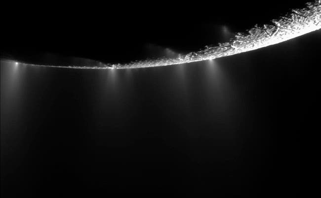 saturn-moon-geysers1-100223-02