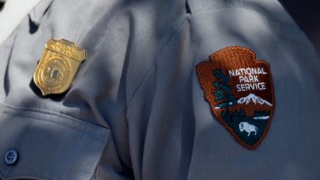 – 202311NationalParkServiceBadge 052723 APPhotoMichaelDwyer