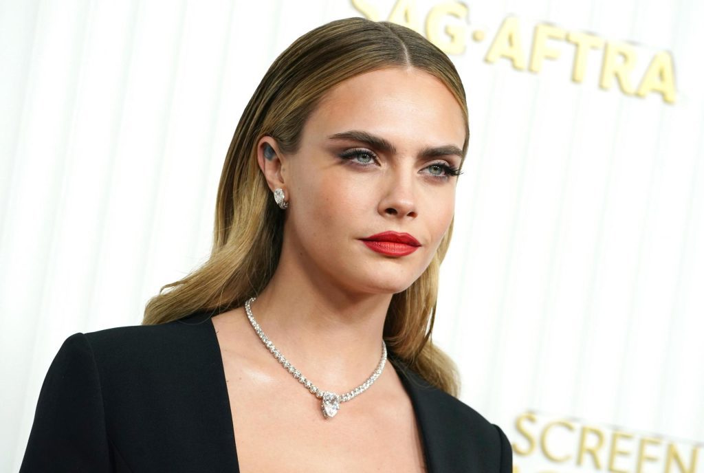 – 202403Cara Delevingne House Fire 01778