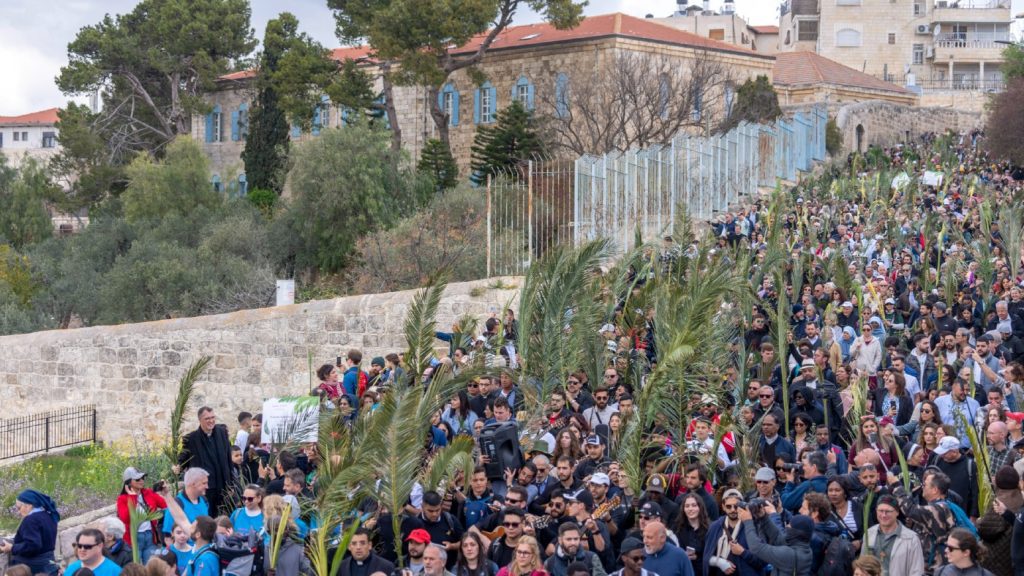 – 202403palm sunday jerusalem ap