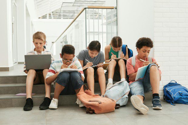 Cyber Civics helps middle schoolers develop a healthy relationship with technology centered on ethics, privacy, balance, and decision-making. (Pexels)