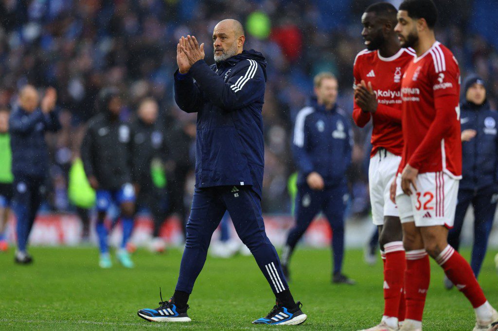 Soccer Football - Premier League - Brighton & Hove Albion v Nottingham Forest - The American Express Community Stadium, Brighton, Britain - March 10, 2024 Nottingham Forest manager Nuno Espirito Santo applauds fans after the match REUTERS/Toby Melville NO USE WITH UNAUTHORIZED AUDIO, VIDEO, DATA, FIXTURE LISTS, CLUB/LEAGUE LOGOS OR 'LIVE' SERVICES. ONLINE IN-MATCH USE LIMITED TO 45 IMAGES, NO VIDEO EMULATION. NO USE IN BETTING, GAMES OR SINGLE CLUB/LEAGUE/PLAYER PUBLICATIONS.