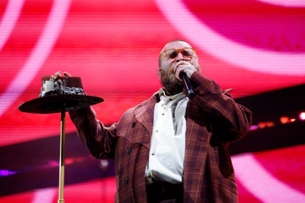 Teddy Swims performs onstage at iHeartRadio 102.7 KIIS FM's Jingle Ball 2023 Presented by Capital One at The Kia Forum on December 01, 2023 in Los Angeles, California. (Photo by Emma McIntyre/Getty Images for iHeartRadio)