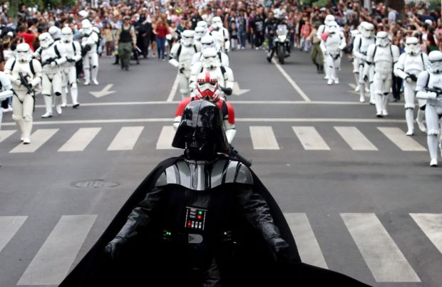 MEXICO-STAR WARS-FANS-PARADE