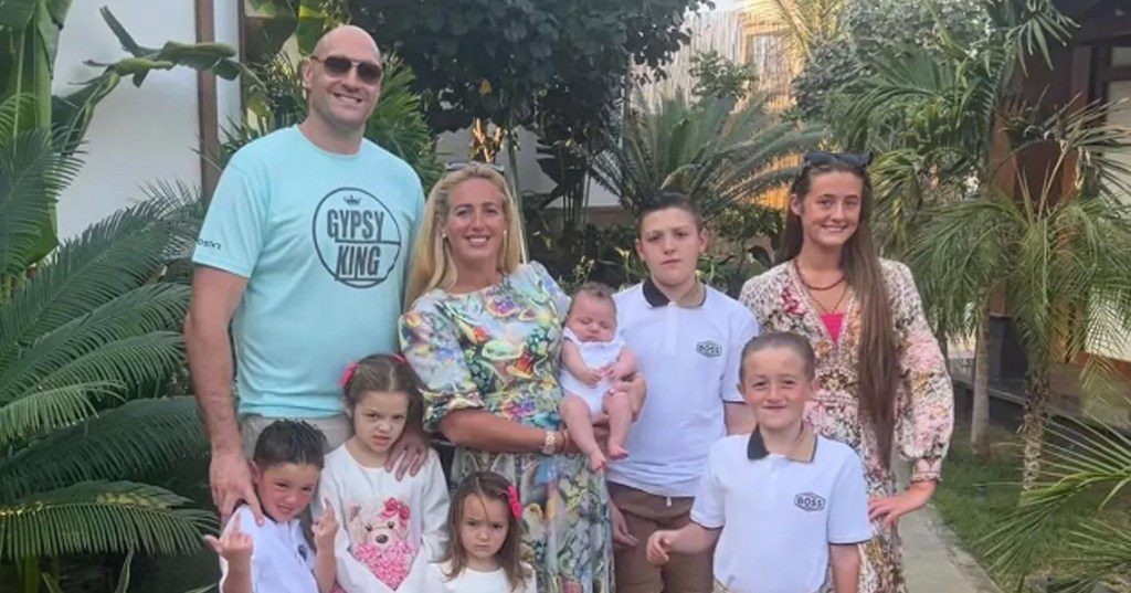 Tyson Fury, Paris Fury and family 