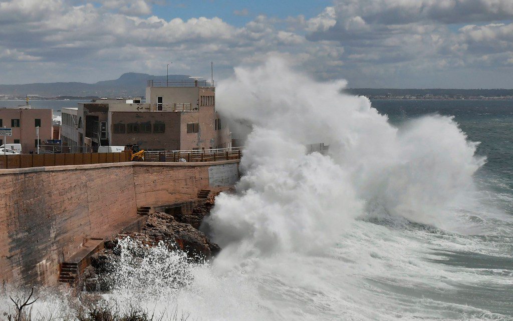 Storm Nelson batters Mallorca