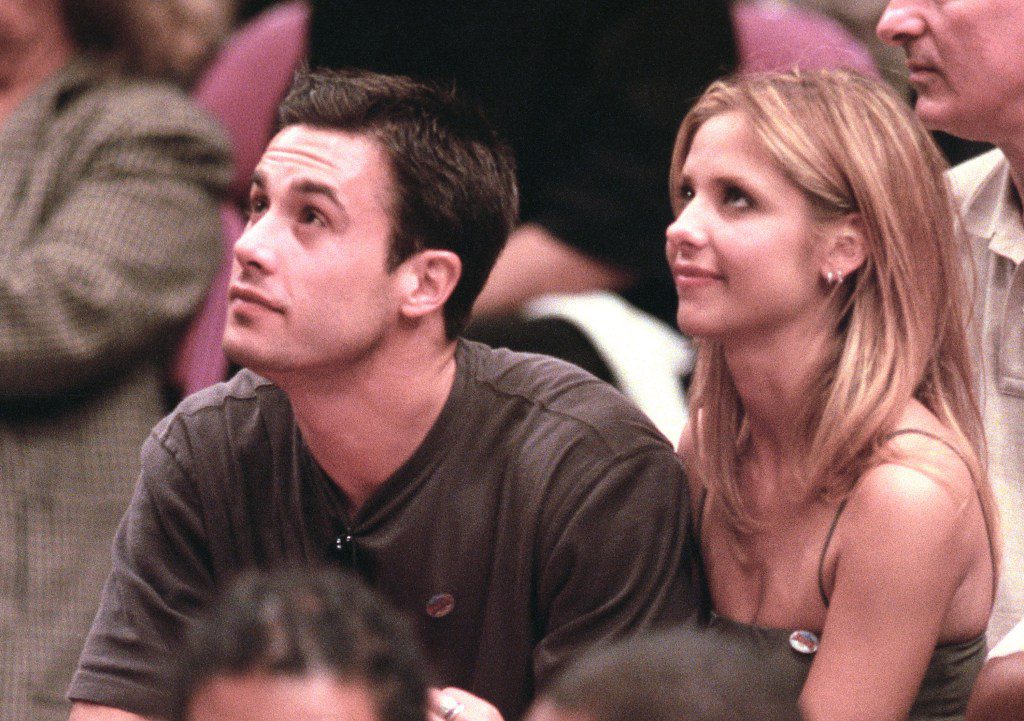 Sarah Michelel Gellar and husband Freddie Prinze Jr  at New York Knicks Vs. The Miami Heat in the NBA playoffs May 14th 2000 at Madison Square Garden