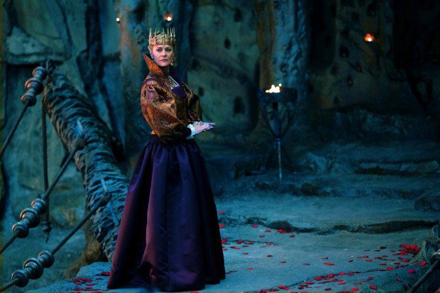 Robin Wright portrays Queen Isabelle in "Damsel." (Courtesy of Netflix)