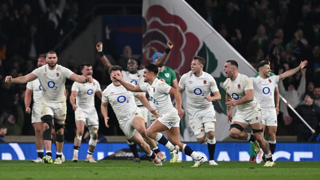 Marcus Smith celebrates with England team-mates