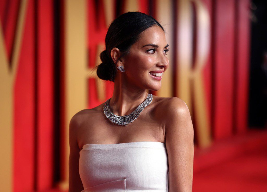 Olivia Munn attends the 2024 Vanity Fair Oscar Party Hosted By Radhika Jones at Wallis Annenberg Center for the Performing Arts on March 10, 2024 in Beverly Hills, California