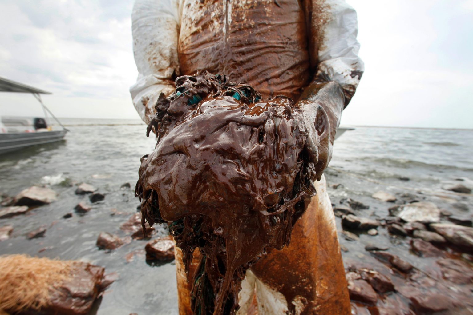 – 202404Gulf Spill Workers Left Behind 84220 1