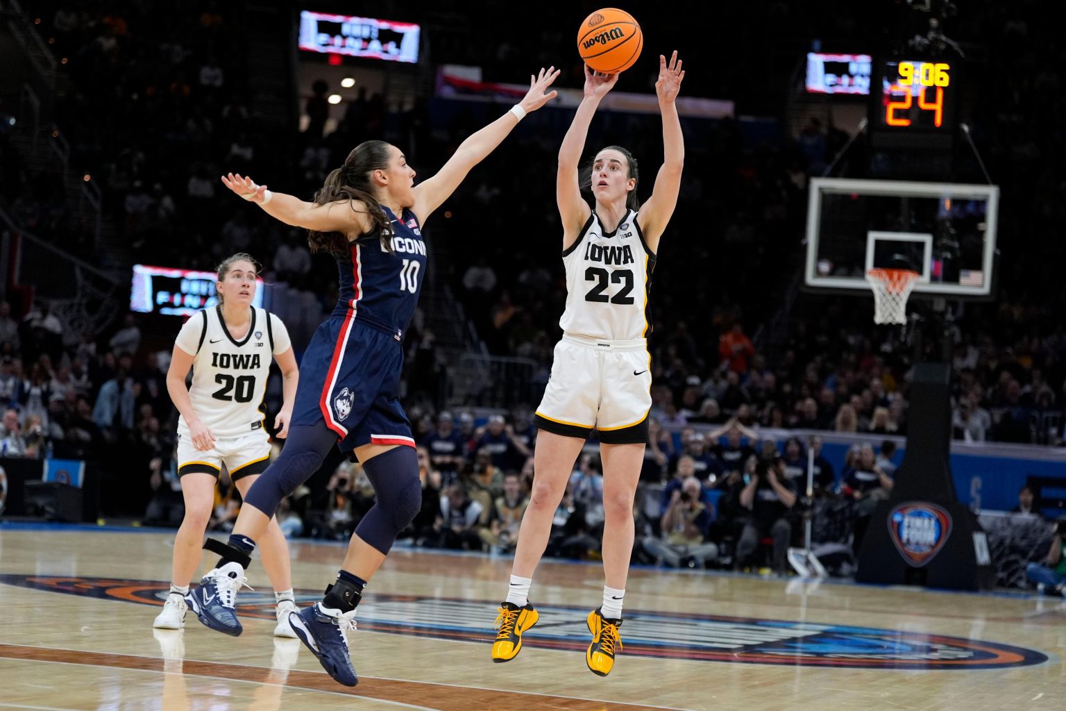 – 202404NCAA UConn Iowa Basketball 54884