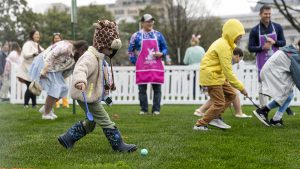 – 202404whitehouse eastereggroll 040124ar12 w