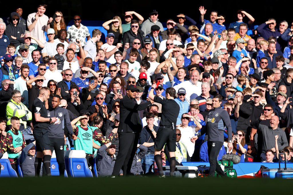 Chelsea FC v Burnley FC - Premier League