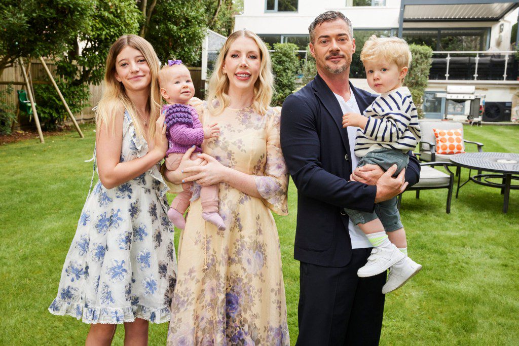 Katherine Ryan with kids (L to R) Violet, Fenna, Katherine, Bobby, Fred